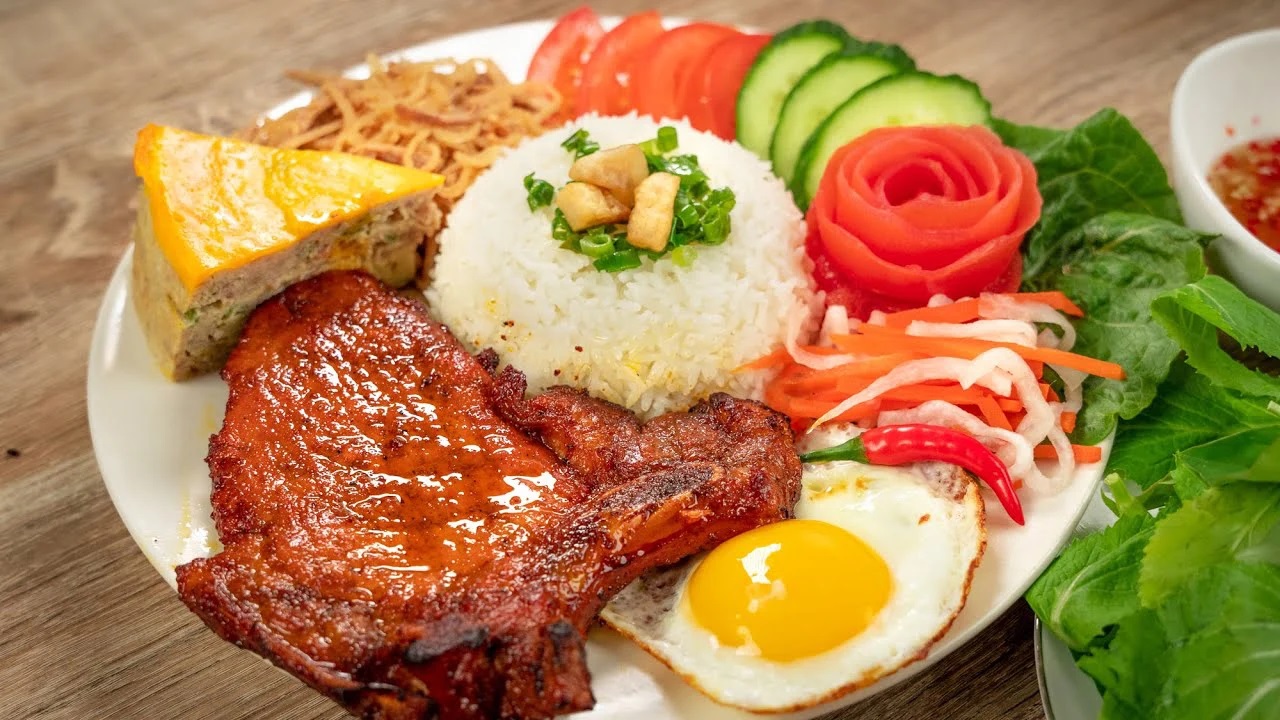 Cơm tấm sườn bì chả